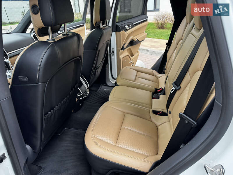 Позашляховик / Кросовер Porsche Cayenne 2017 в Києві