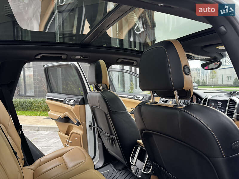 Позашляховик / Кросовер Porsche Cayenne 2017 в Києві