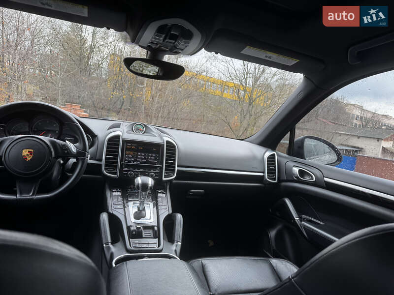 Внедорожник / Кроссовер Porsche Cayenne 2013 в Каменец-Подольском