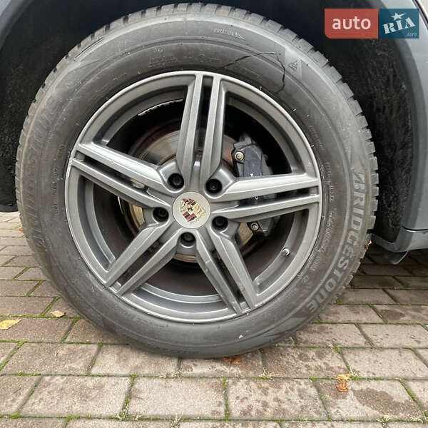 Позашляховик / Кросовер Porsche Cayenne 2012 в Києві