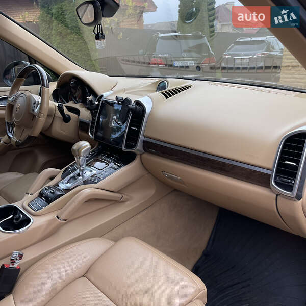 Позашляховик / Кросовер Porsche Cayenne 2012 в Києві