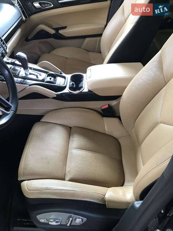 Внедорожник / Кроссовер Porsche Cayenne 2015 в Львове фото 14 Внедорожник / Кроссовер Porsche Cayenne 2015 в Львове