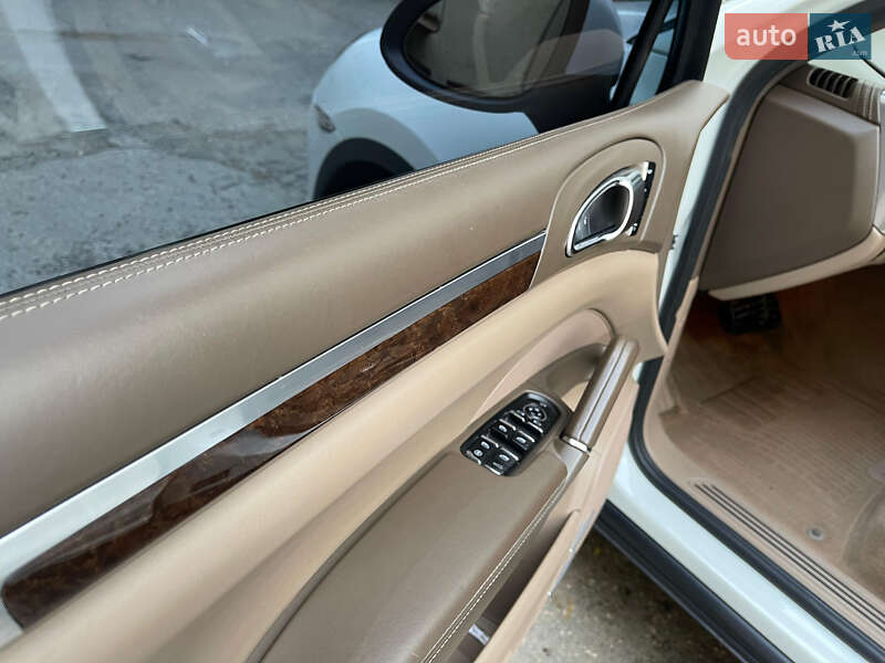 Позашляховик / Кросовер Porsche Cayenne 2012 в Харкові