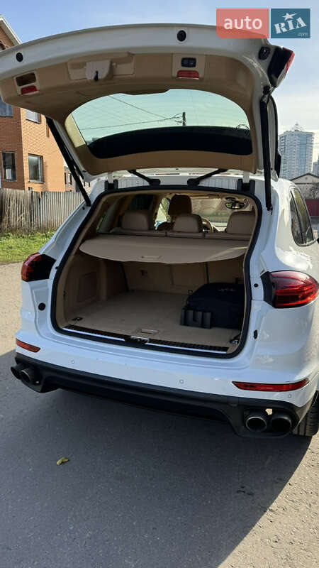 Позашляховик / Кросовер Porsche Cayenne 2016 в Броварах фото 11 Позашляховик / Кросовер Porsche Cayenne 2016 в Броварах