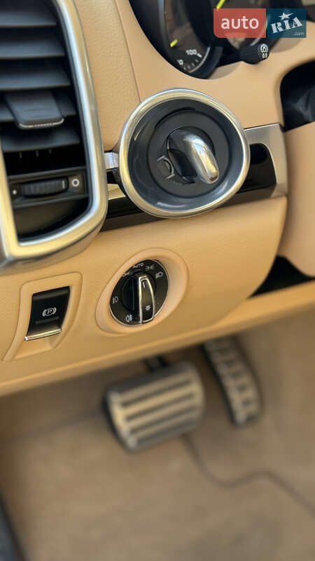 Позашляховик / Кросовер Porsche Cayenne 2016 в Броварах фото 22 Позашляховик / Кросовер Porsche Cayenne 2016 в Броварах