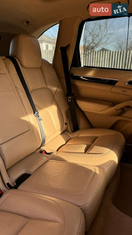 Позашляховик / Кросовер Porsche Cayenne 2016 в Броварах фото 27 Позашляховик / Кросовер Porsche Cayenne 2016 в Броварах