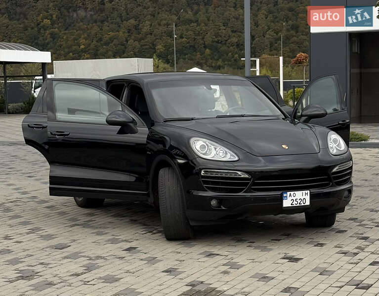 Позашляховик / Кросовер Porsche Cayenne 2013 в Хусті