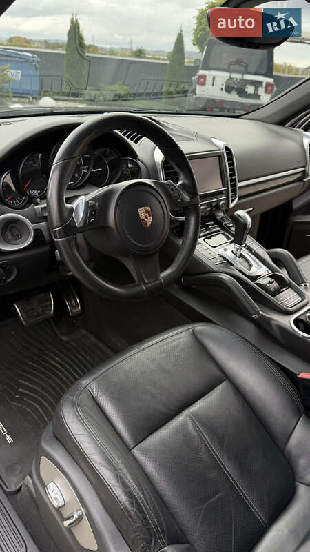 Позашляховик / Кросовер Porsche Cayenne 2013 в Хусті