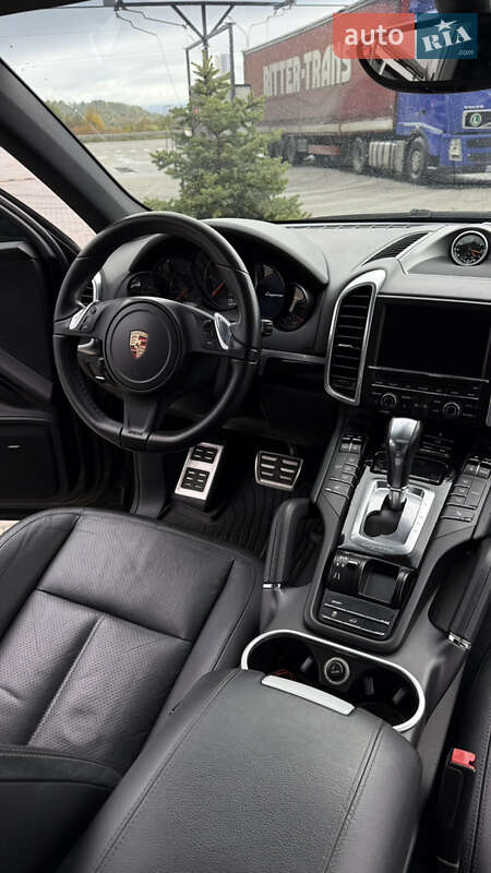 Позашляховик / Кросовер Porsche Cayenne 2013 в Хусті