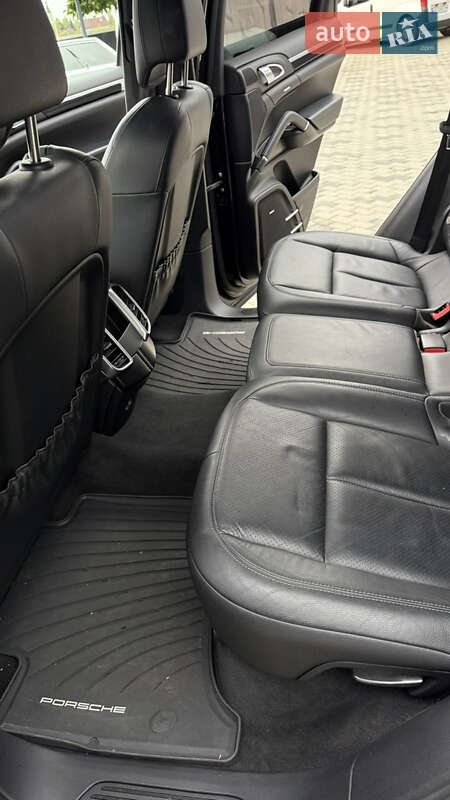Позашляховик / Кросовер Porsche Cayenne 2013 в Хусті