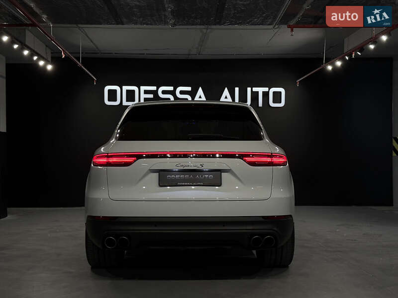 Позашляховик / Кросовер Porsche Cayenne 2021 в Одесі