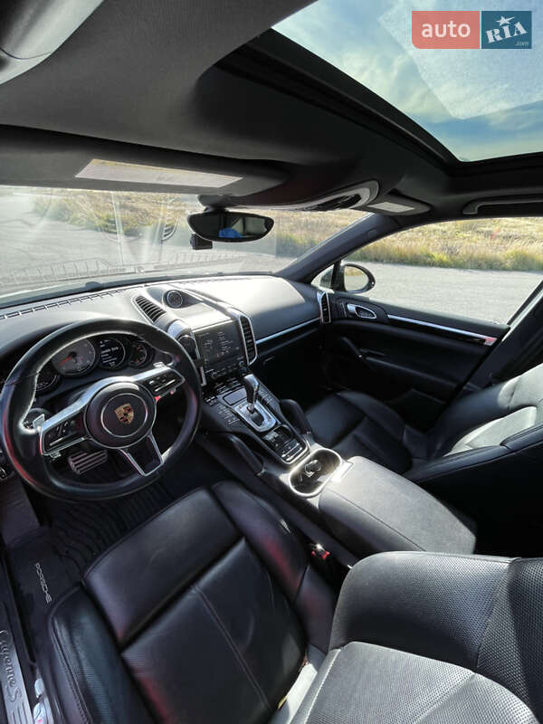 Внедорожник / Кроссовер Porsche Cayenne 2017 в Трускавце фото 10 Внедорожник / Кроссовер Porsche Cayenne 2017 в Трускавце