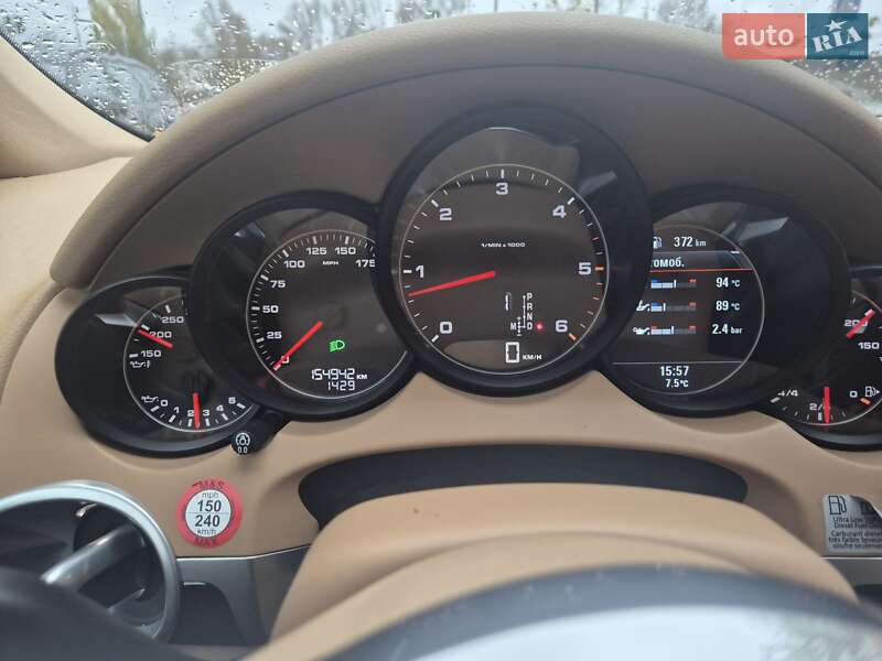 Внедорожник / Кроссовер Porsche Cayenne 2014 в Киеве