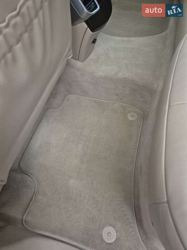 Внедорожник / Кроссовер Porsche Cayenne 2014 в Киеве