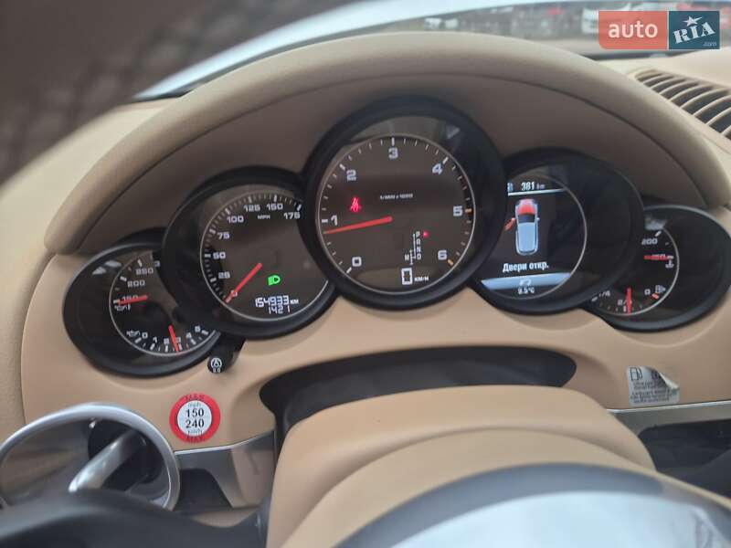 Внедорожник / Кроссовер Porsche Cayenne 2014 в Киеве