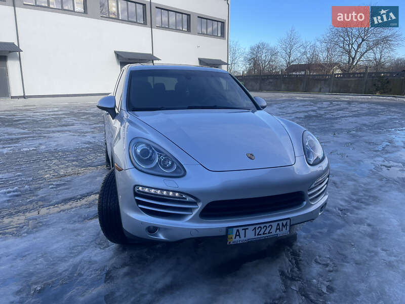 Позашляховик / Кросовер Porsche Cayenne 2013 в Бориславі
