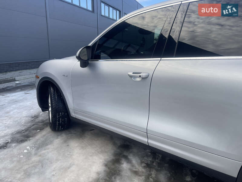Позашляховик / Кросовер Porsche Cayenne 2013 в Бориславі