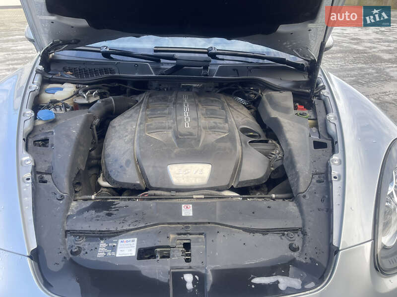 Позашляховик / Кросовер Porsche Cayenne 2013 в Бориславі
