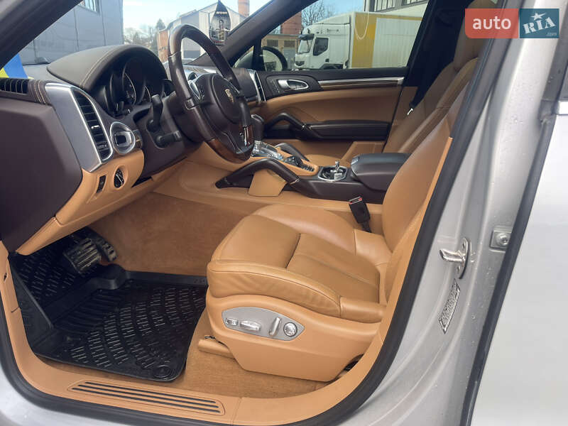 Позашляховик / Кросовер Porsche Cayenne 2013 в Бориславі