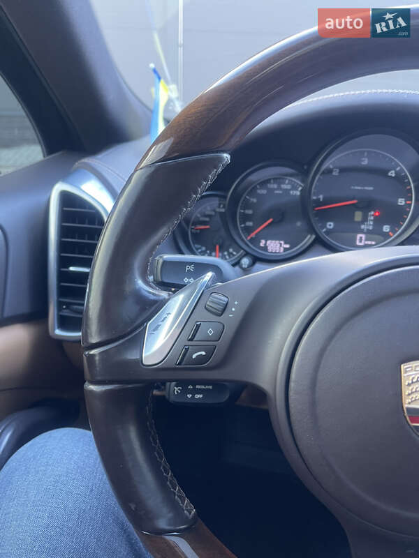 Позашляховик / Кросовер Porsche Cayenne 2013 в Бориславі