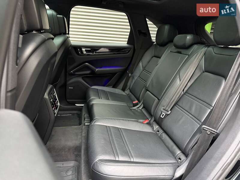 Позашляховик / Кросовер Porsche Cayenne 2021 в Києві