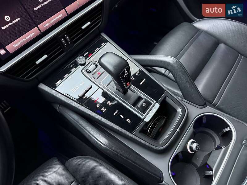 Позашляховик / Кросовер Porsche Cayenne 2021 в Києві