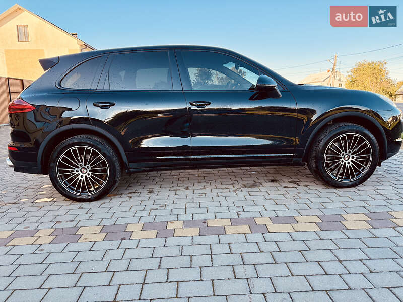 Внедорожник / Кроссовер Porsche Cayenne 2015 в Львове