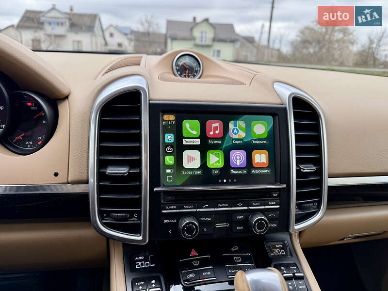 Внедорожник / Кроссовер Porsche Cayenne 2015 в Львове