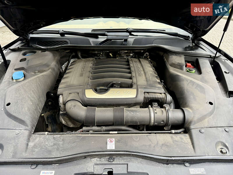 Внедорожник / Кроссовер Porsche Cayenne 2015 в Львове