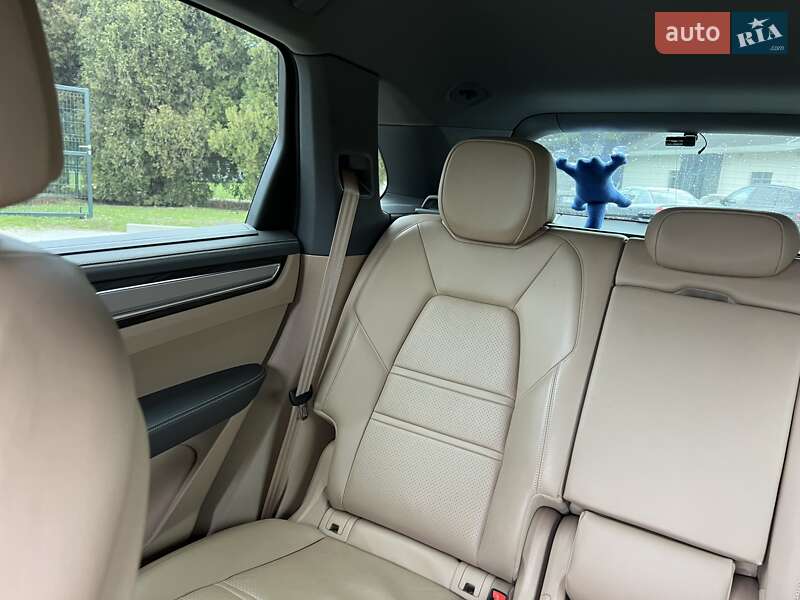 Внедорожник / Кроссовер Porsche Cayenne 2018 в Днепре фото 14 Внедорожник / Кроссовер Porsche Cayenne 2018 в Днепре