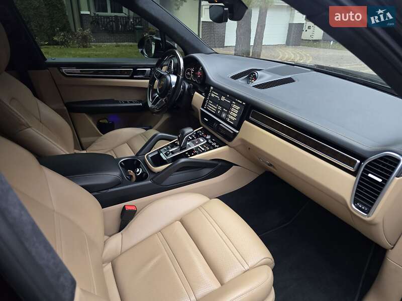 Позашляховик / Кросовер Porsche Cayenne 2017 в Вишгороді