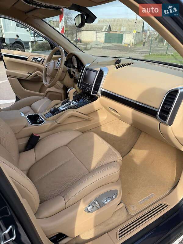 Позашляховик / Кросовер Porsche Cayenne 2013 в Одесі