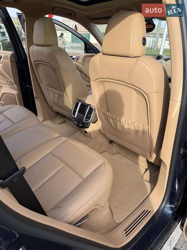 Позашляховик / Кросовер Porsche Cayenne 2013 в Одесі