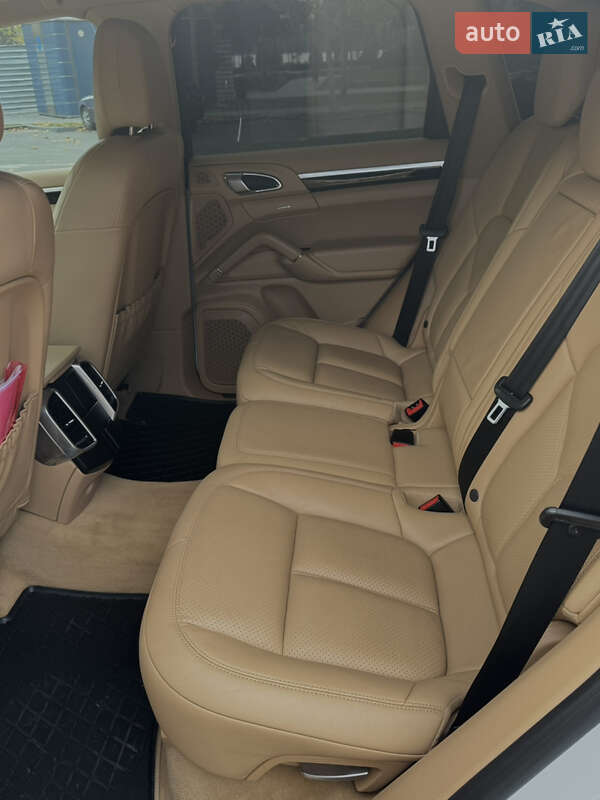 Позашляховик / Кросовер Porsche Cayenne 2016 в Дніпрі фото 6 Позашляховик / Кросовер Porsche Cayenne 2016 в Дніпрі