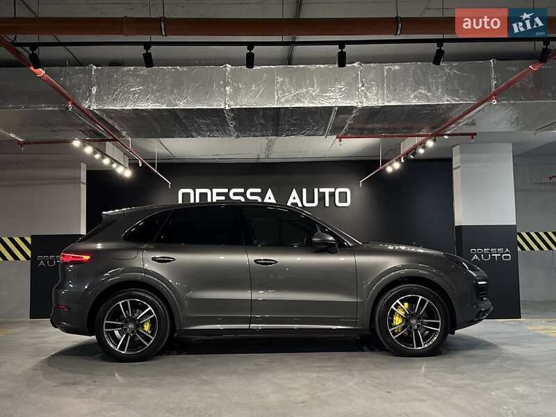 Внедорожник / Кроссовер Porsche Cayenne 2018 в Одессе