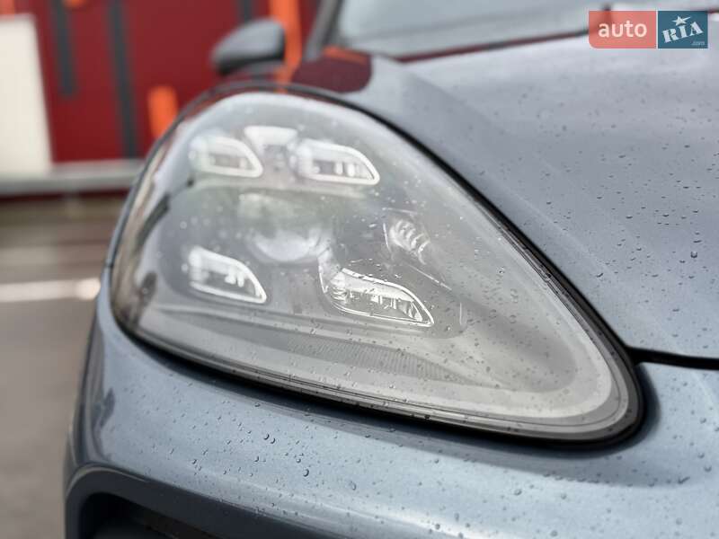 Позашляховик / Кросовер Porsche Cayenne 2018 в Києві