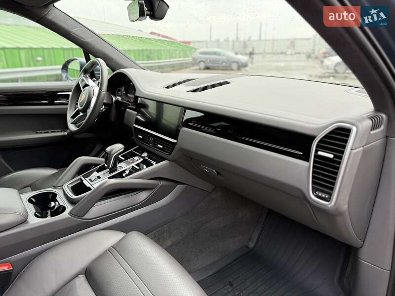 Позашляховик / Кросовер Porsche Cayenne 2018 в Києві