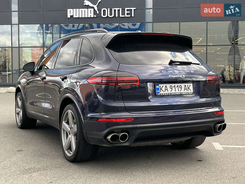 Внедорожник / Кроссовер Porsche Cayenne 2016 в Киеве
