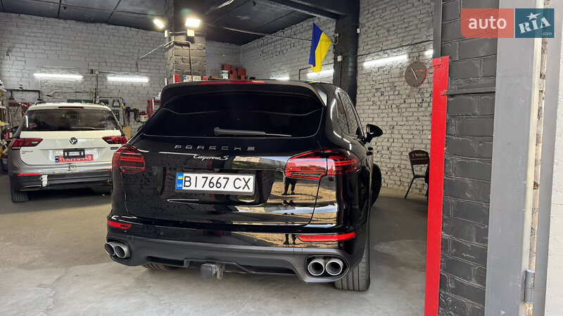 Позашляховик / Кросовер Porsche Cayenne 2016 в Кременчуці