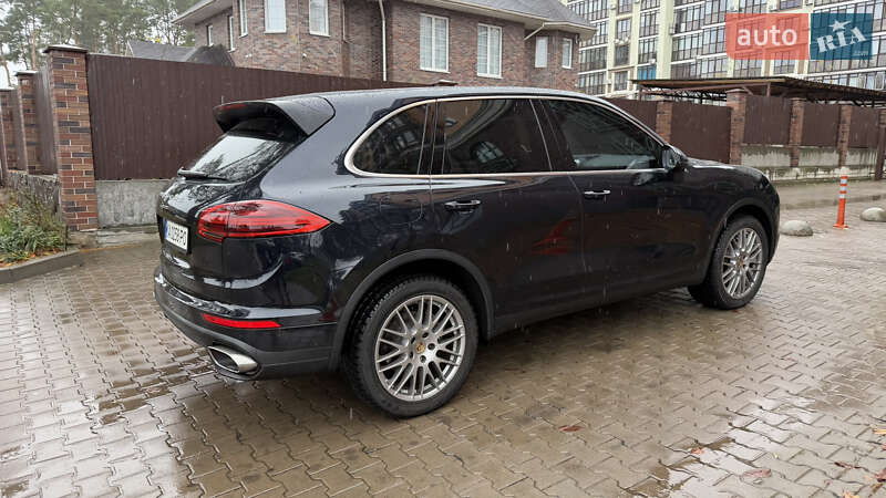 Позашляховик / Кросовер Porsche Cayenne 2016 в Києві
