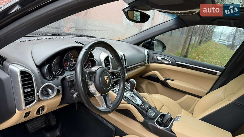 Позашляховик / Кросовер Porsche Cayenne 2016 в Києві