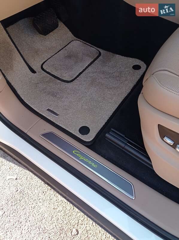 Позашляховик / Кросовер Porsche Cayenne 2019 в Києві