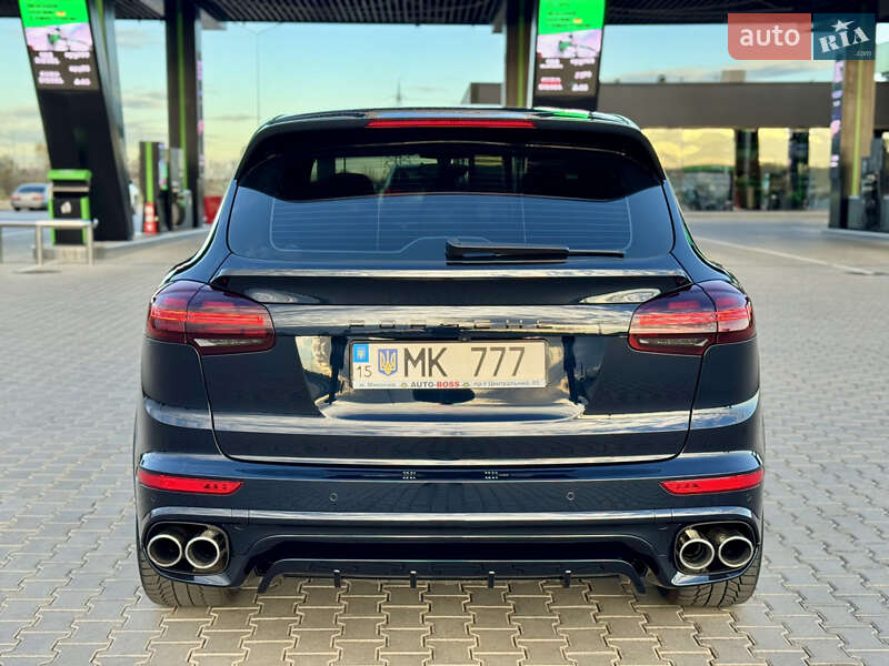 Внедорожник / Кроссовер Porsche Cayenne 2015 в Николаеве