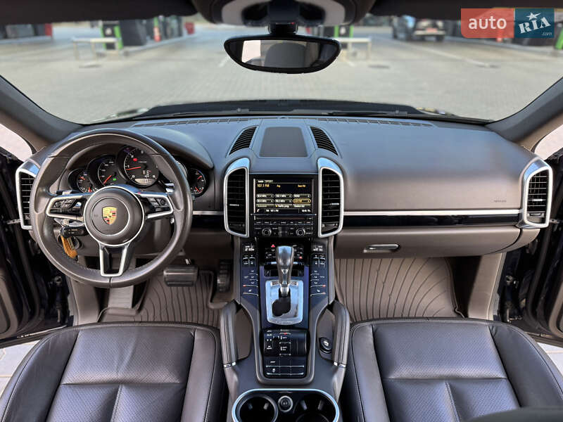 Внедорожник / Кроссовер Porsche Cayenne 2015 в Николаеве