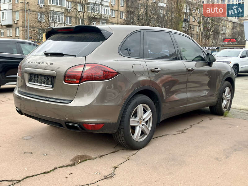 Внедорожник / Кроссовер Porsche Cayenne 2014 в Киеве