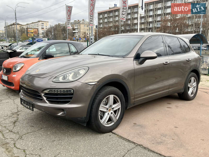 Внедорожник / Кроссовер Porsche Cayenne 2014 в Киеве