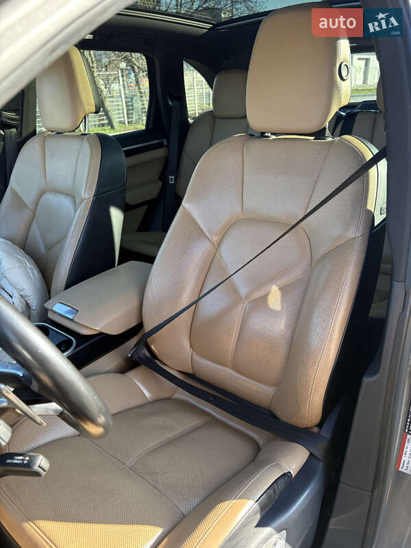 Позашляховик / Кросовер Porsche Cayenne 2015 в Києві фото 23 Позашляховик / Кросовер Porsche Cayenne 2015 в Києві