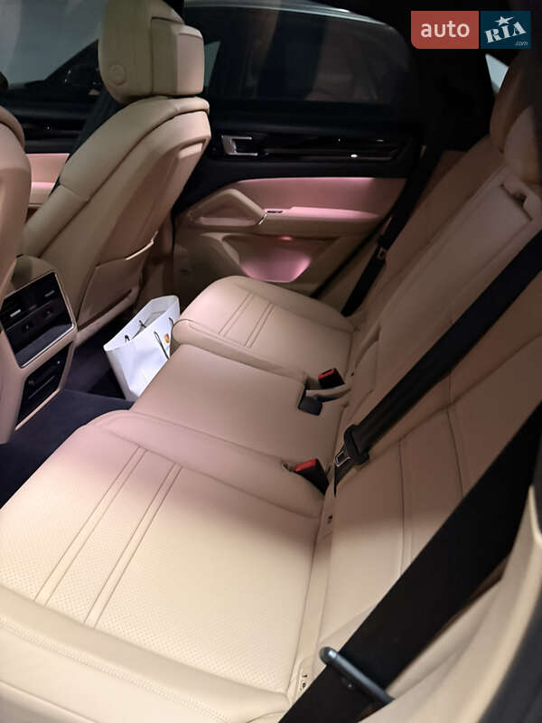 Позашляховик / Кросовер Porsche Cayenne 2021 в Києві