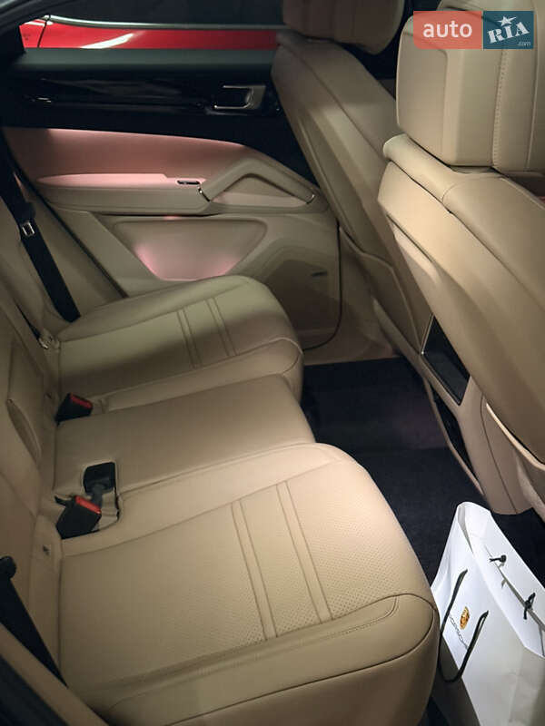 Позашляховик / Кросовер Porsche Cayenne 2021 в Києві