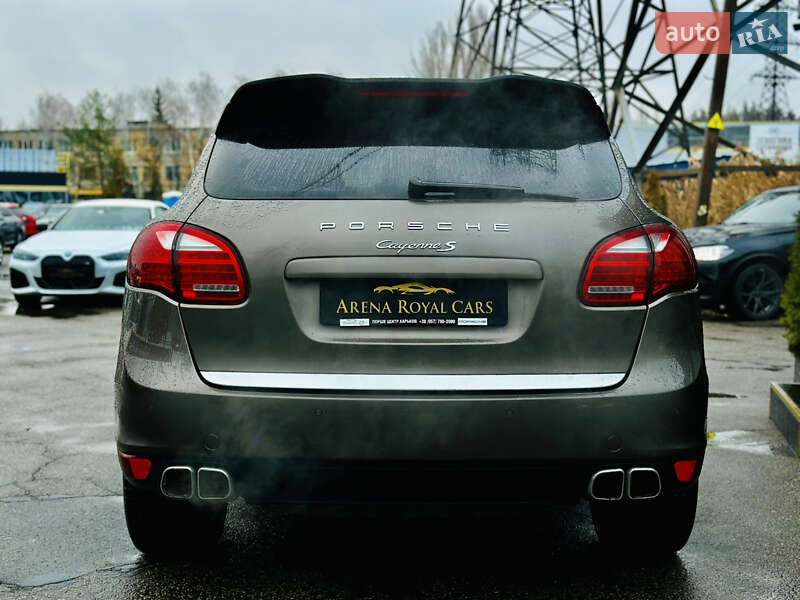 Позашляховик / Кросовер Porsche Cayenne 2012 в Харкові